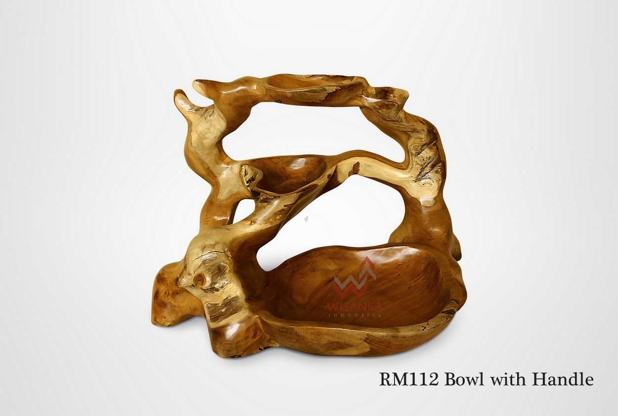 हैंडल के साथ लकड़ी का कटोरा